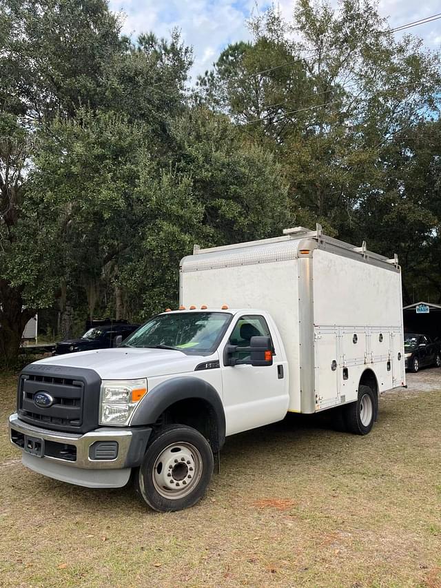 Image of Ford F-550 equipment image 2