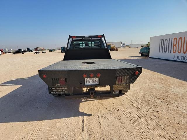 Image of Ford F-550 equipment image 3