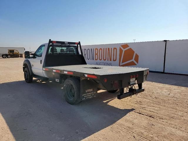 Image of Ford F-550 equipment image 2