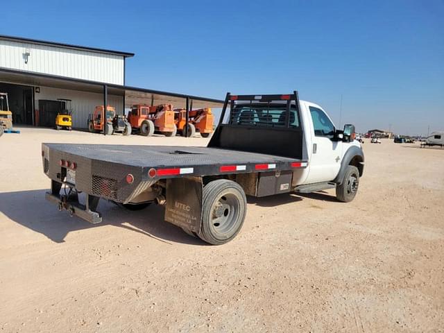 Image of Ford F-550 equipment image 4