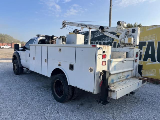 Image of Ford F-550 equipment image 1