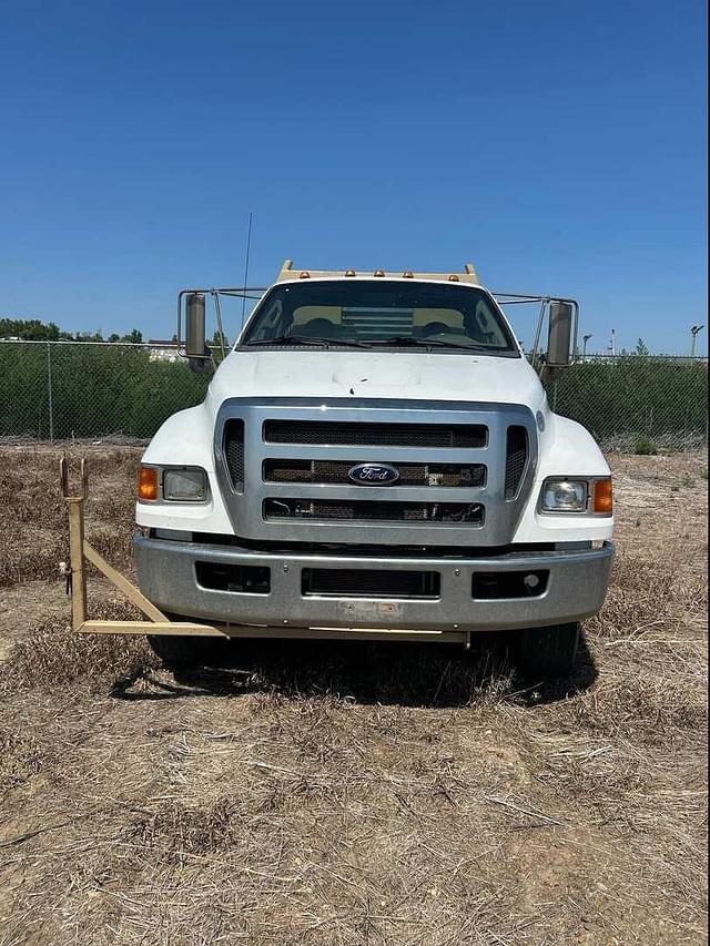 Image of Ford F-650 equipment image 1