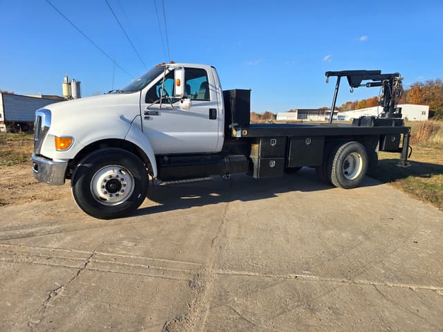 Image of Ford F-650 equipment image 3