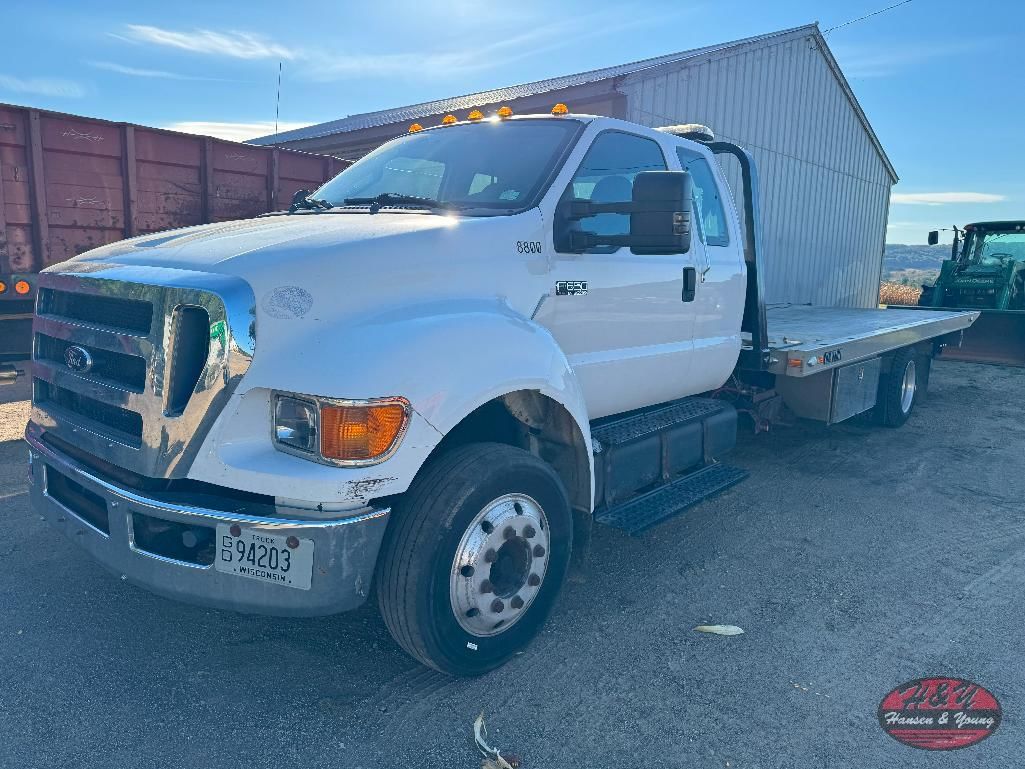 2013 Ford F-650 Equipment Image0