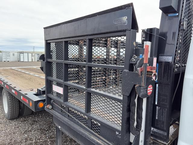Image of Ford F-650 equipment image 4