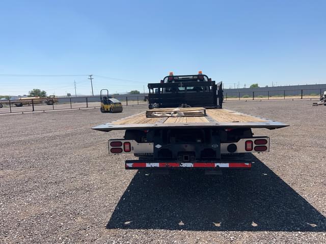 Image of Ford F-650 equipment image 3