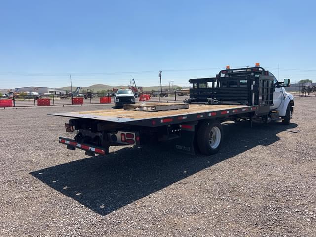 Image of Ford F-650 equipment image 4