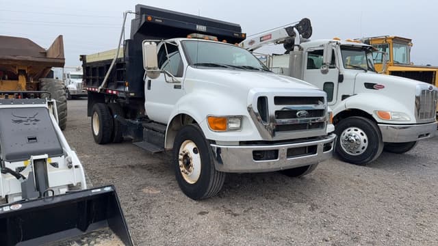 Image of Ford F-650 equipment image 2