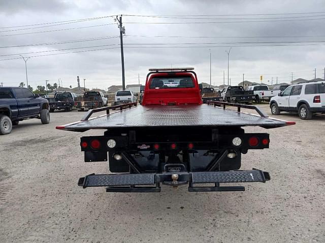 Image of Ford F-650 equipment image 3