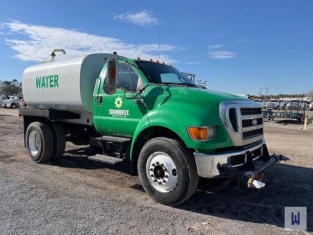 Image of Ford F-650 equipment image 3