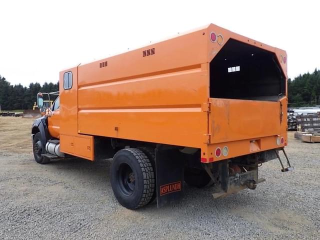 Image of Ford F-750 equipment image 4