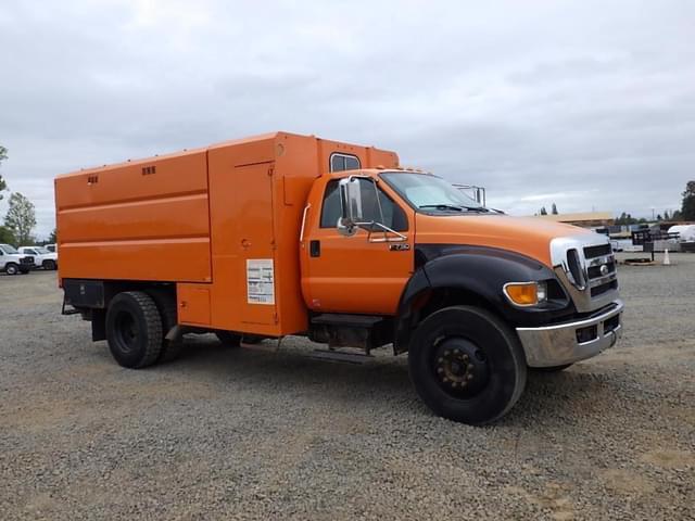 Image of Ford F-750 equipment image 1