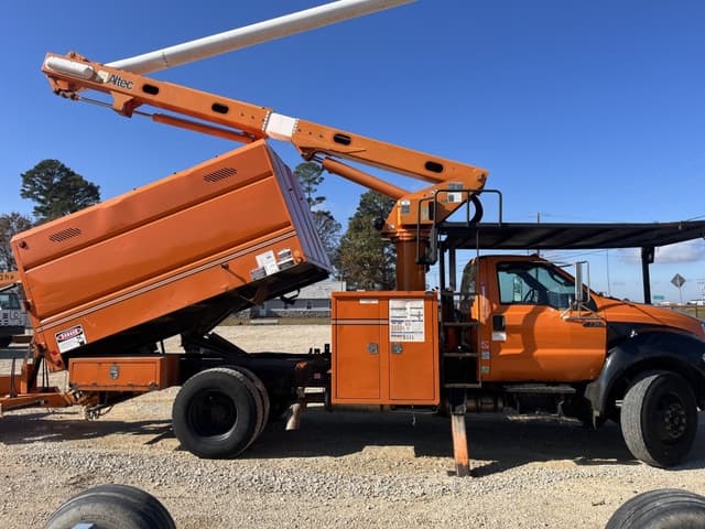 Image of Ford F-750 equipment image 1