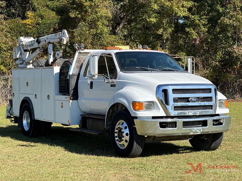 Image of Ford F-750 Primary image