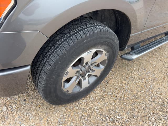 Image of Ford F-150 equipment image 1