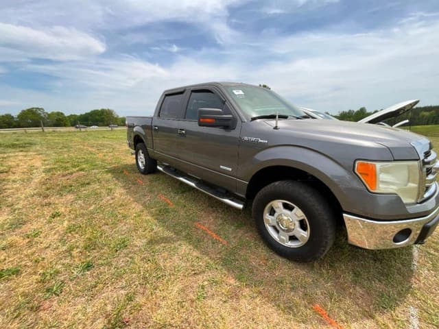 Image of Ford F-150 equipment image 1