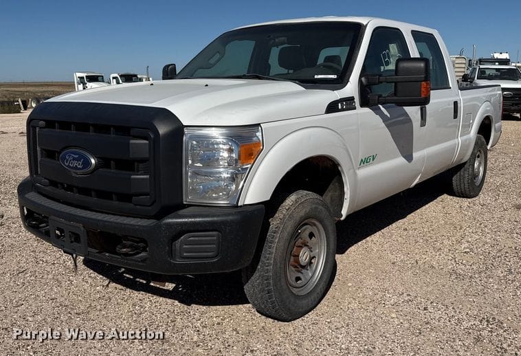 2013 Ford F-250 Equipment Image0
