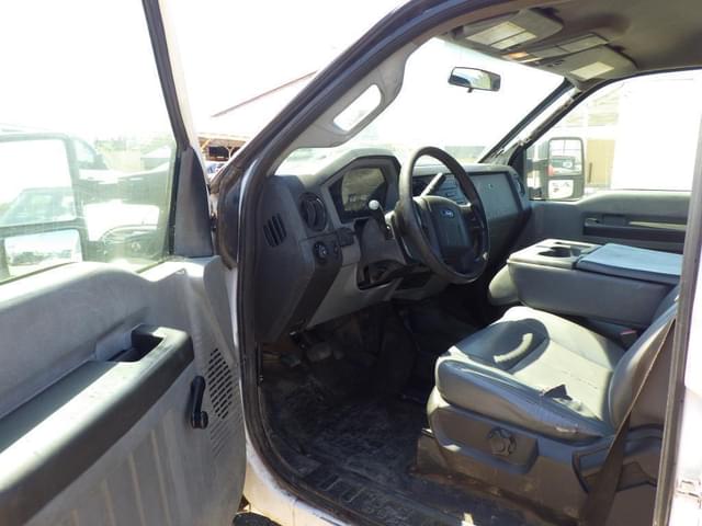 Image of Ford F-250 equipment image 4
