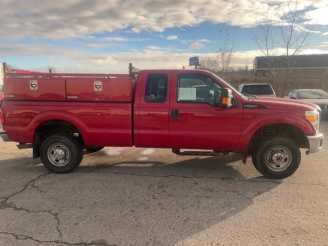 Image of Ford F-250 equipment image 3