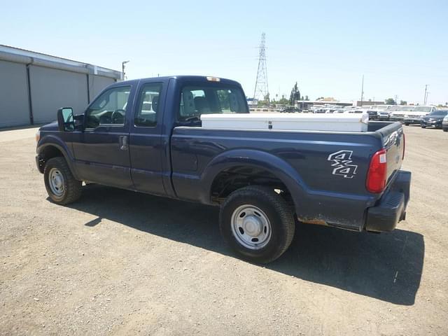 Image of Ford F-250 equipment image 3