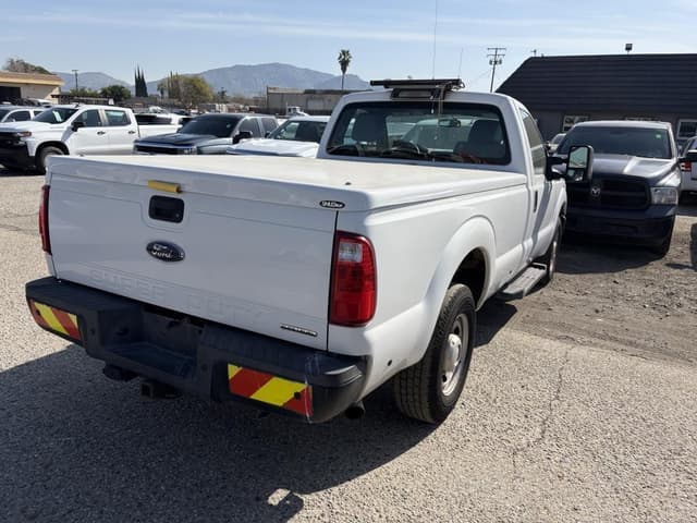 Image of Ford F-250 equipment image 2