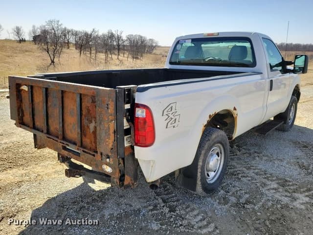 Image of Ford F-250 equipment image 4