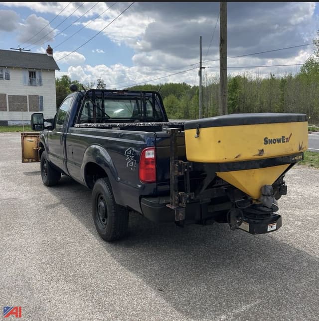 Image of Ford F-250 equipment image 2