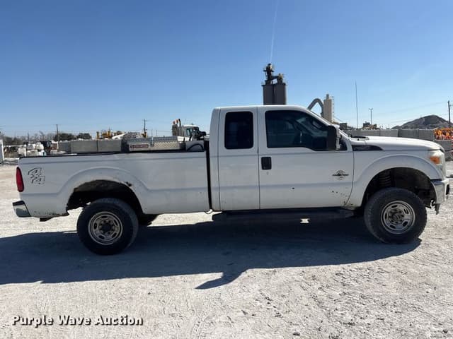 Image of Ford F-250 equipment image 3
