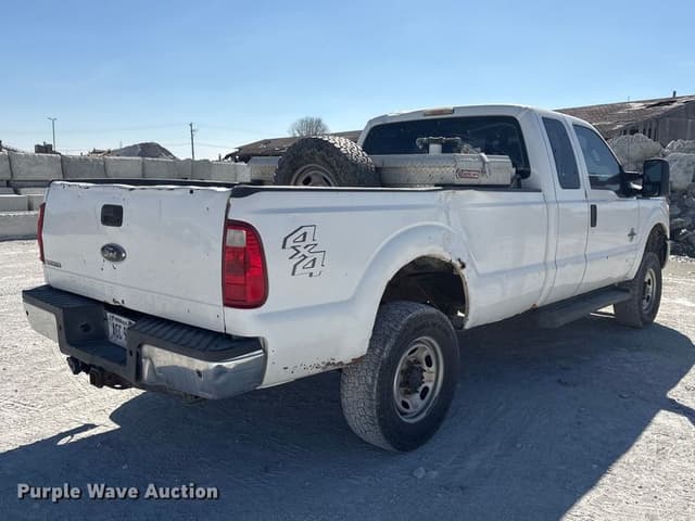 Image of Ford F-250 equipment image 4