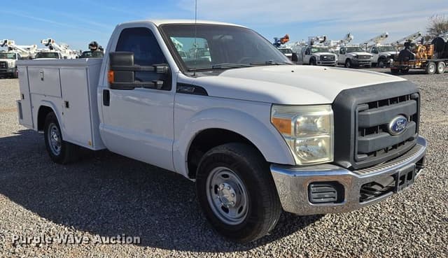 Image of Ford F-250 equipment image 2