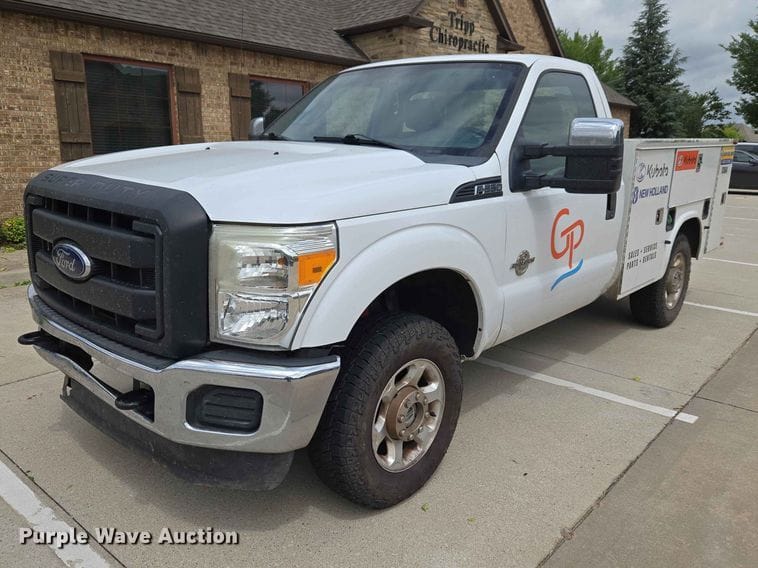 2013 Ford F-250 Equipment Image0