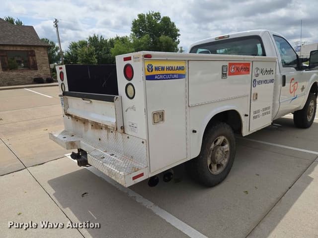 Image of Ford F-250 equipment image 4