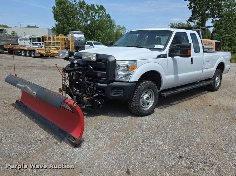2013 Ford F-250 Equipment Image0