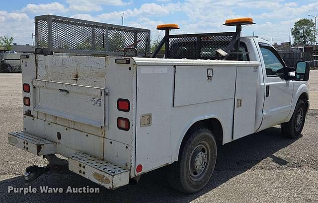 Image of Ford F-250 equipment image 4