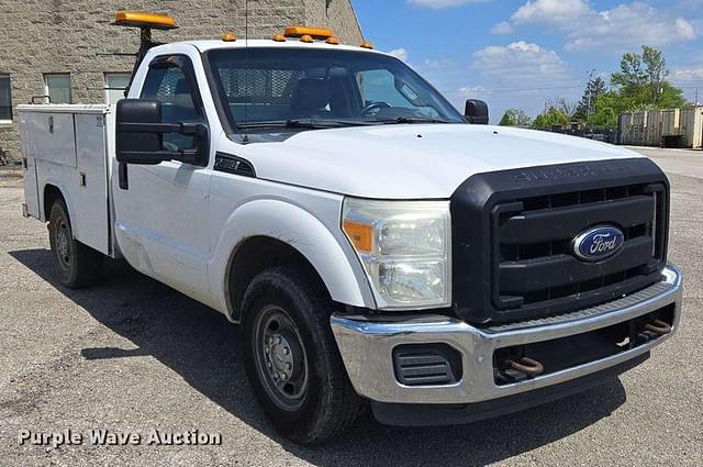 Image of Ford F-250 equipment image 2