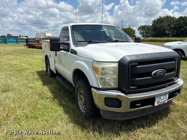 Image of Ford F-250 equipment image 2