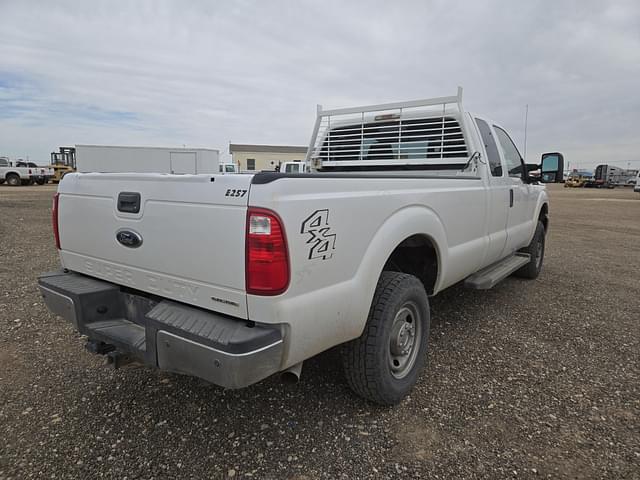 Image of Ford F-250 equipment image 2