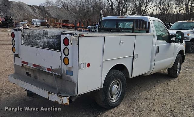 Image of Ford F-250 equipment image 4