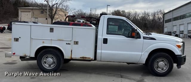 Image of Ford F-250 equipment image 3