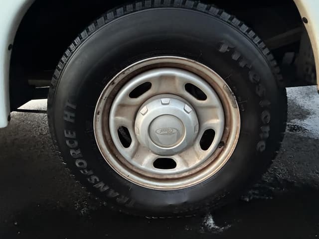 Image of Ford F-250 equipment image 4