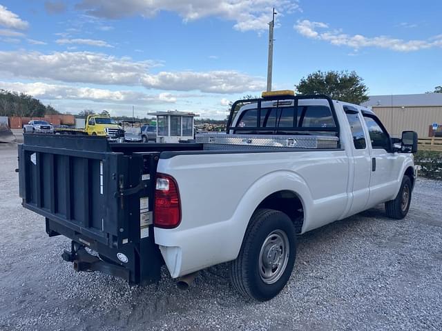 Image of Ford F-250 equipment image 2