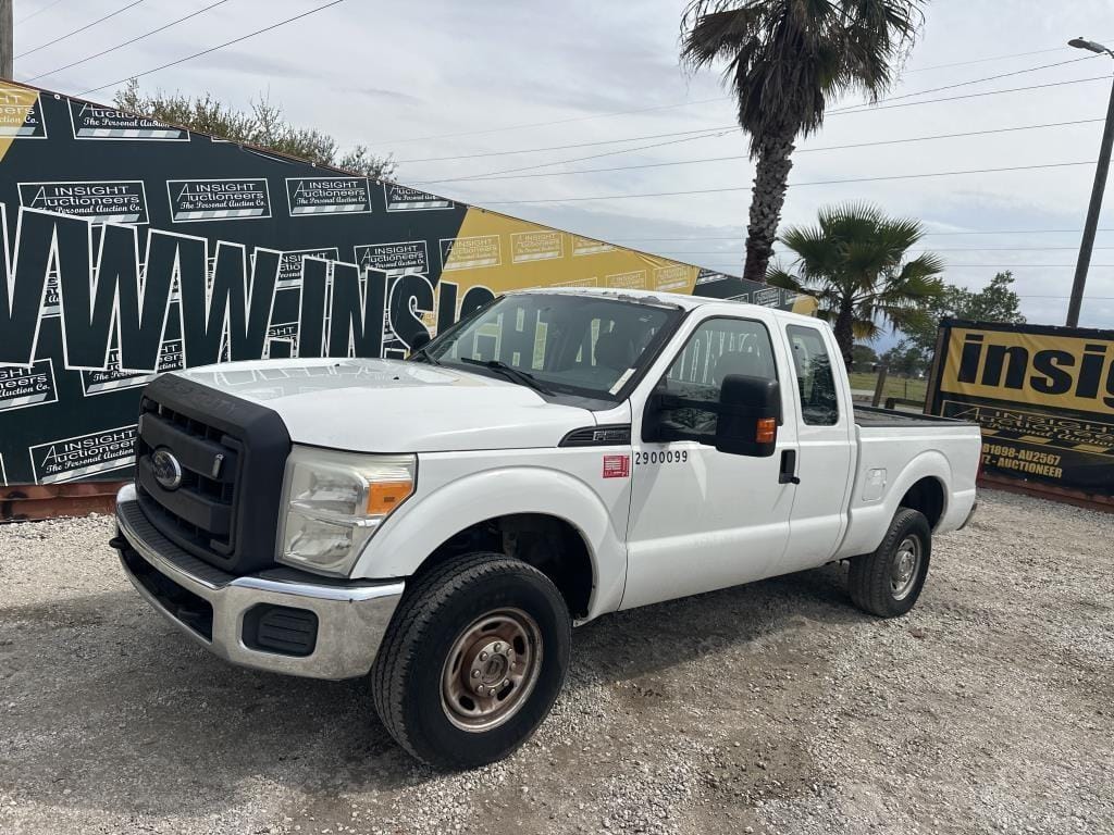 2013 Ford F-250 Equipment Image0