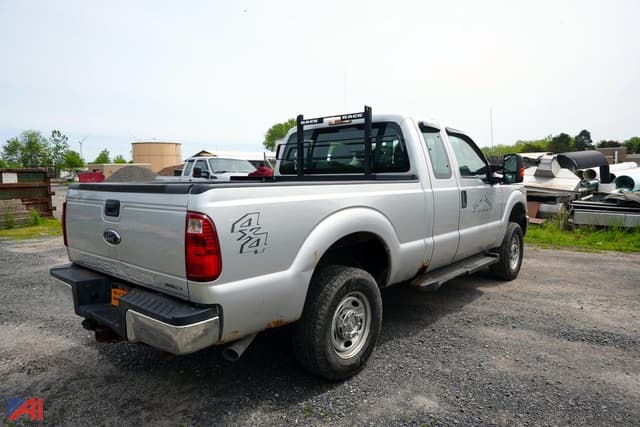 Image of Ford F-250 equipment image 3