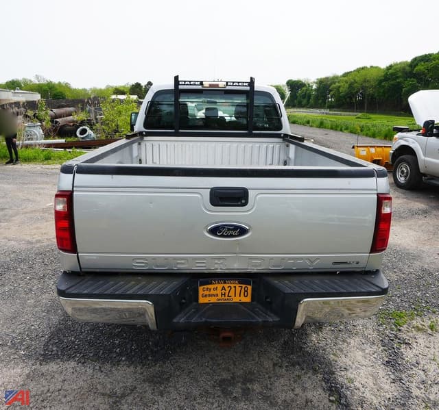 Image of Ford F-250 equipment image 4