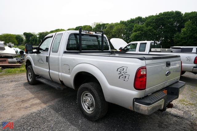 Image of Ford F-250 equipment image 2