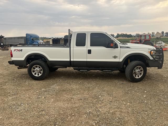Image of Ford F-250 equipment image 3