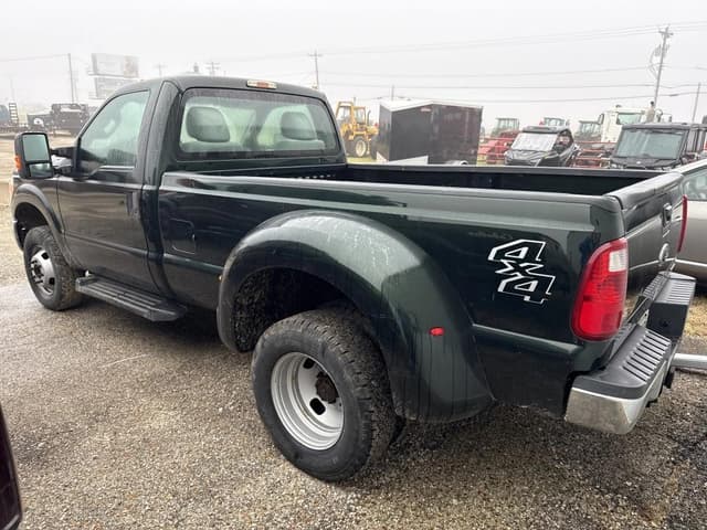 Image of Ford F-350 equipment image 1