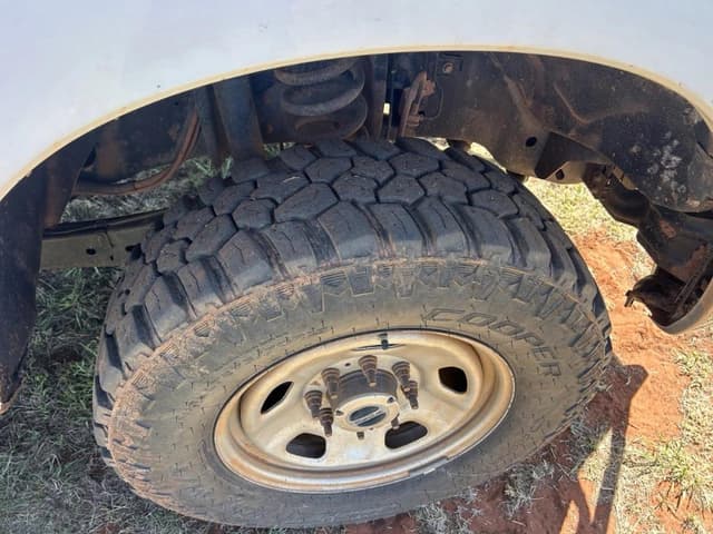 Image of Ford F-350 equipment image 4