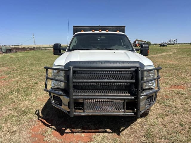 Image of Ford F-350 equipment image 1