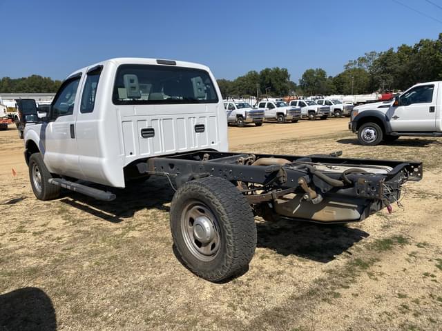 Image of Ford F-350 equipment image 1